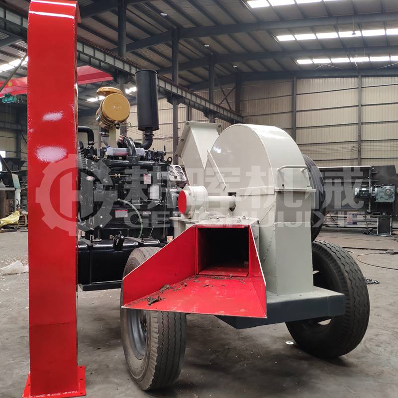 移動(dòng)柴油木頭切片機(jī)移動(dòng)燒油的木頭切片機(jī)