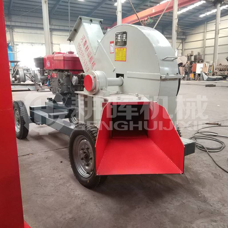 小型移動柴油木片機小型水平進料木片機