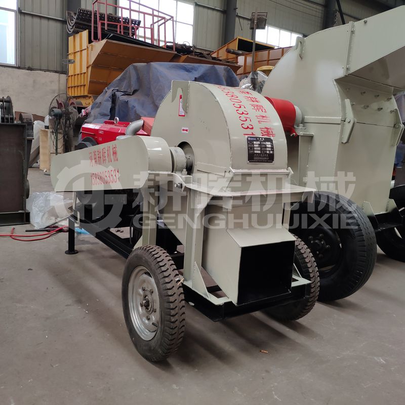 32馬力柴油機樹枝粉碎機GH700移動柴油木削機 32馬力柴油機樹枝粉碎機GH700移動柴油木削機