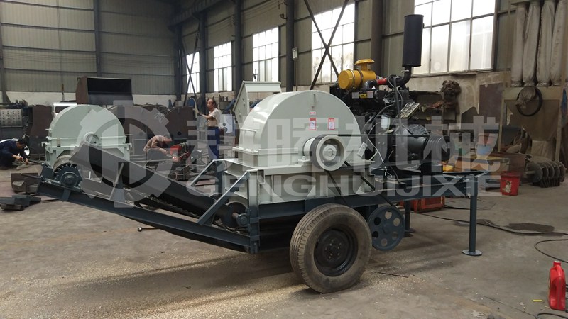 移動柴油帶輸送機(jī)的菇木粉碎機(jī)GH1000移動柴油自 移動柴油帶輸送機(jī)的菇木粉碎機(jī)GH1000移動柴油自