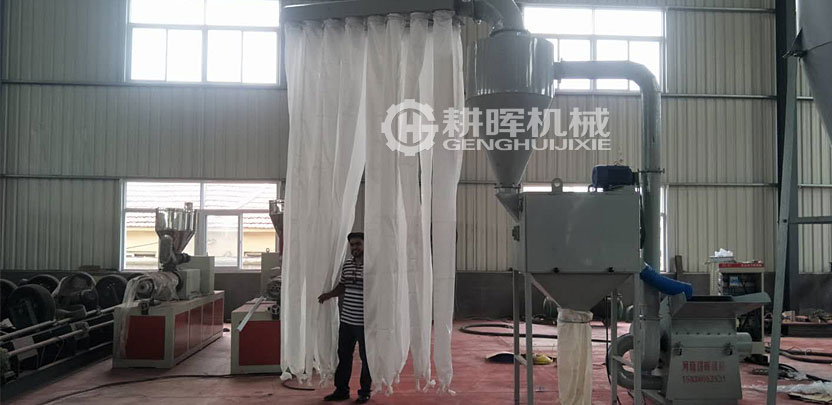 山東木塑木粉機(jī)現(xiàn)場(chǎng)