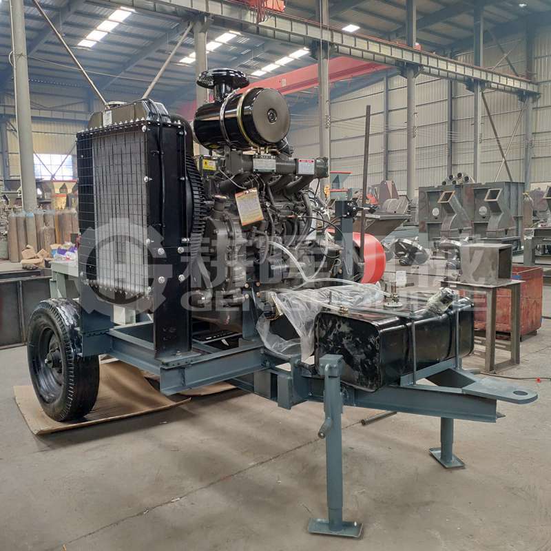 中型移動柴油樹枝粉末機4缸柴油機樹枝粉沫機