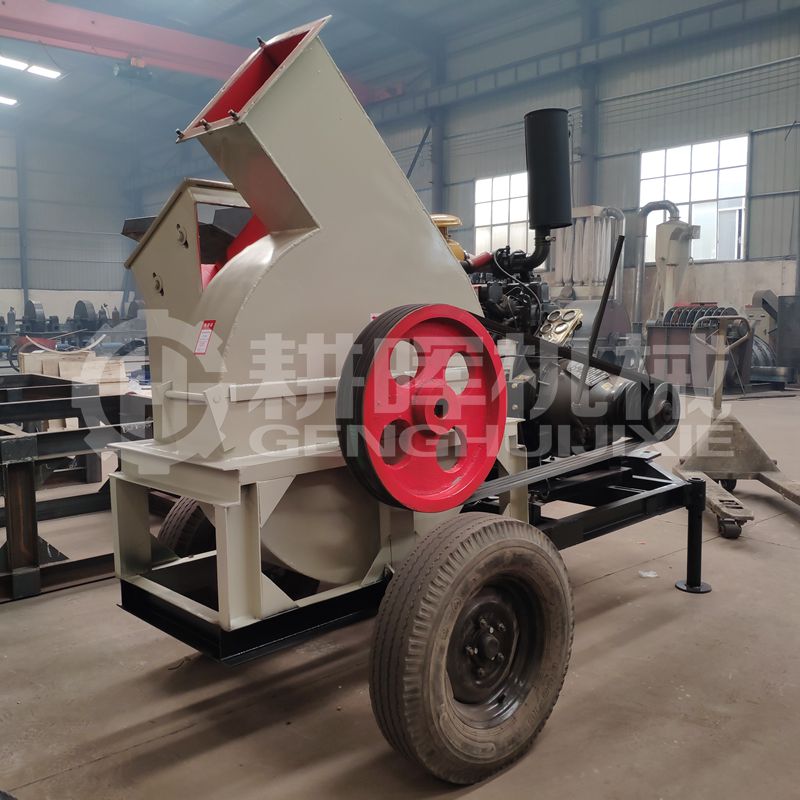 斜口移動柴油樹枝切片機粗樹枝移動柴油切片機