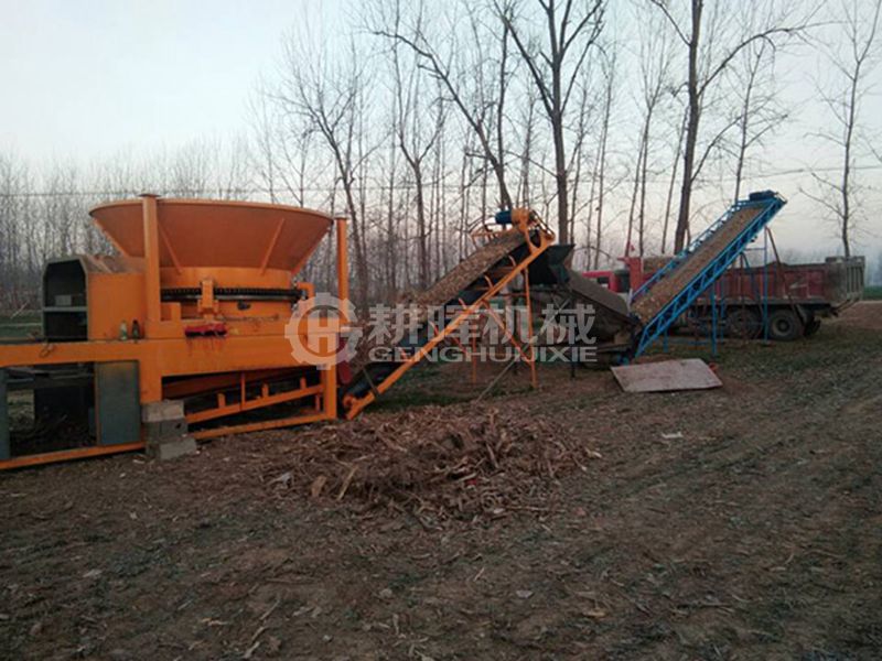 圓盤樹根粉碎機現(xiàn)場