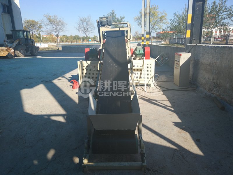 小型撕碎機現場