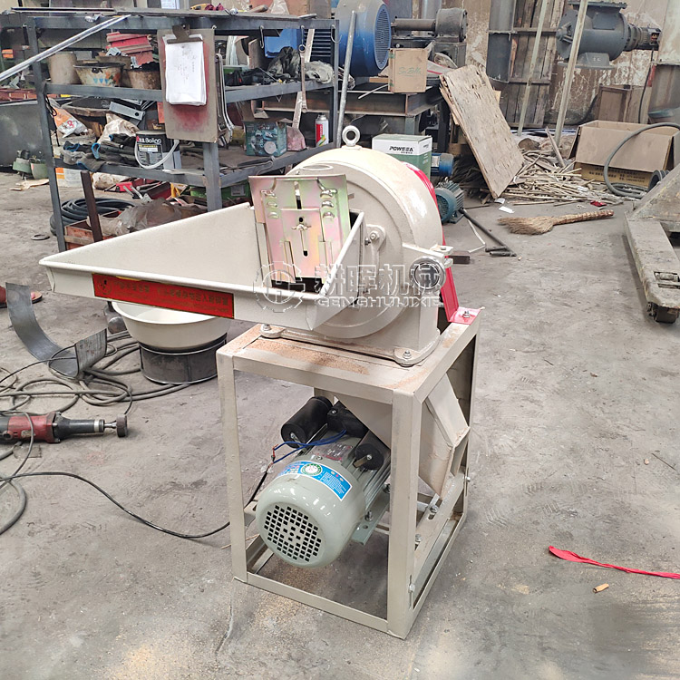 小型家用松樹(shù)皮粉碎機(jī)