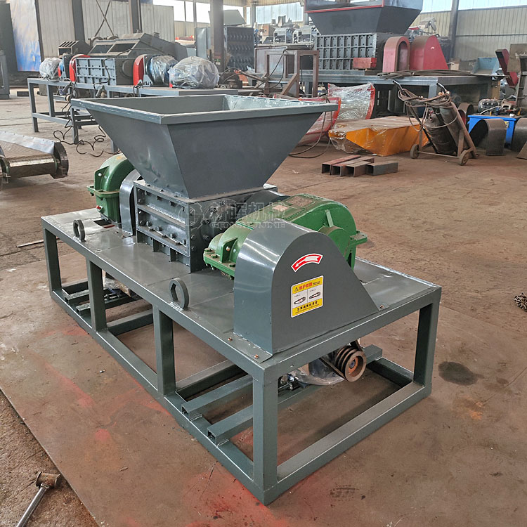 松樹(shù)皮撕碎機(jī) 樹(shù)皮木皮破碎機(jī)